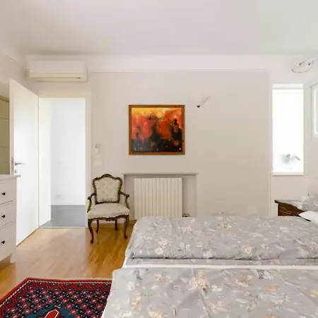 Apartman Giare *